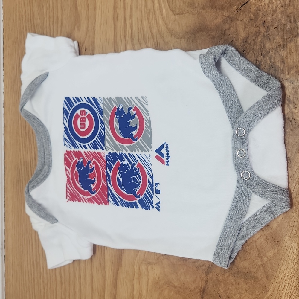 MLB Cubs Onesie Size 0-3 Months